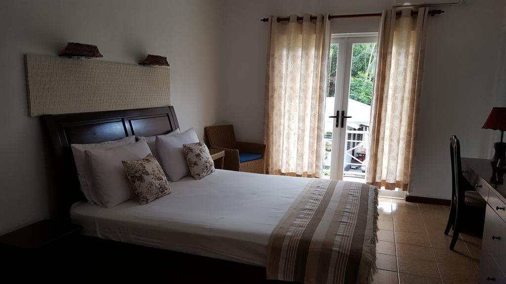 Villa Kayola - Self Catering Pointe La Rue Exterior photo