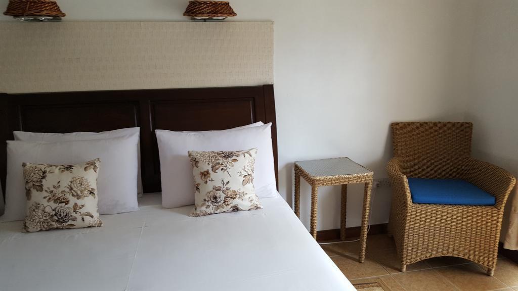 Villa Kayola - Self Catering Pointe La Rue Exterior photo