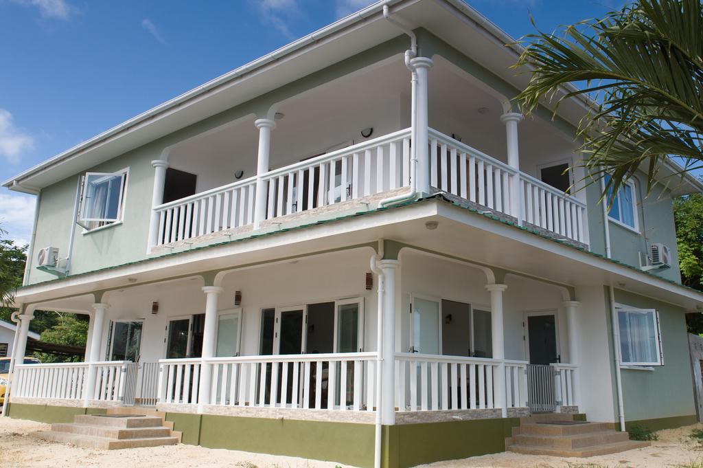 Villa Kayola - Self Catering Pointe La Rue Exterior photo